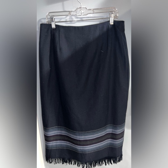 Sag harbor fringe wrapped skirt - Picture 2 of 6